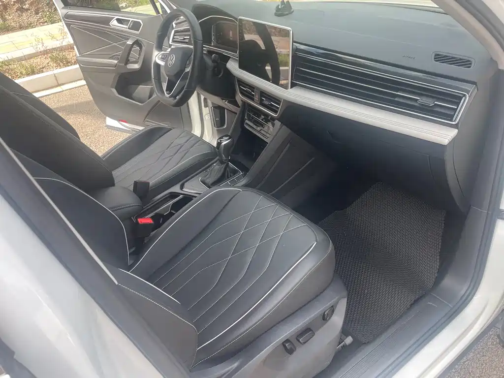 Volkswagen Tiguan L — миниатюра 14