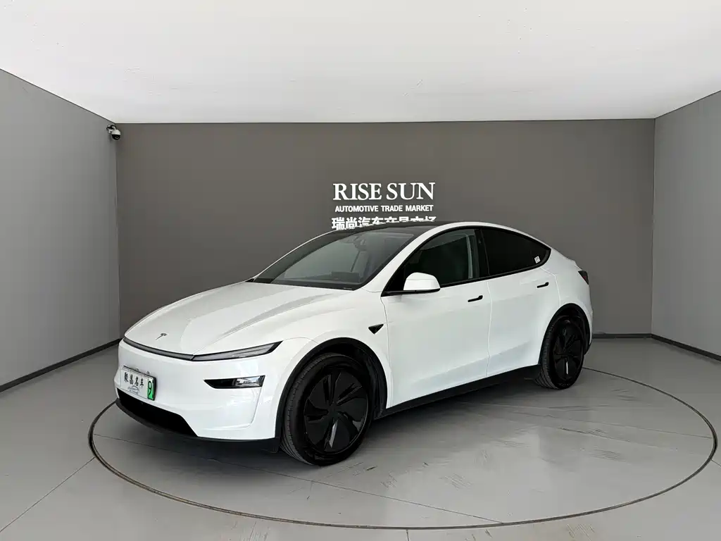 Tesla Model Y 2025