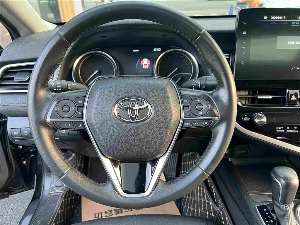Toyota Camry — миниатюра 15