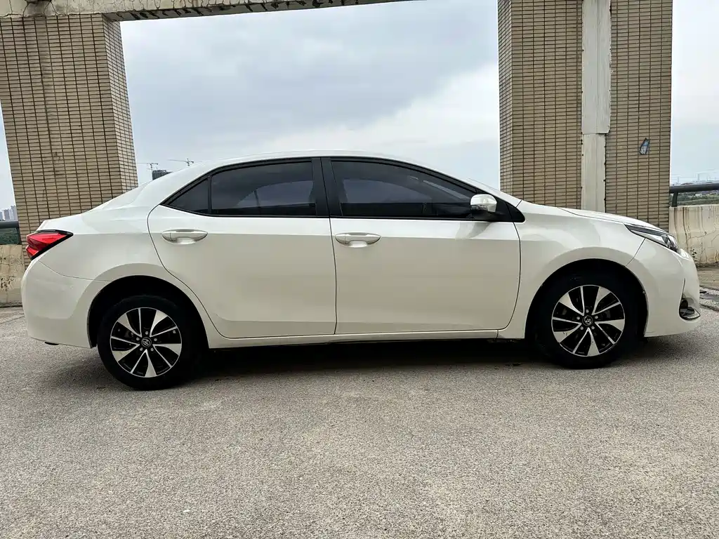 Toyota Corolla Levin 2018 185T CVT Luxury VI