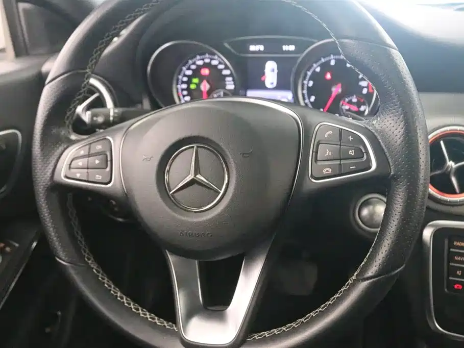 Mercedes-Benz CLA 2017 CLA 200 Fashion