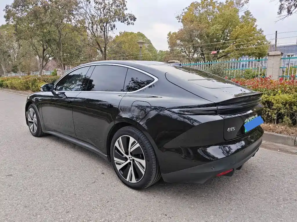 NIO NIO ET5