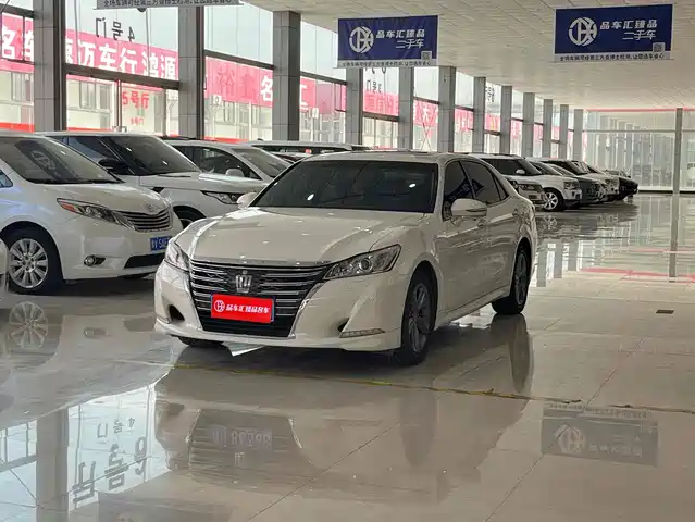 TOYOTA CROWN 2017