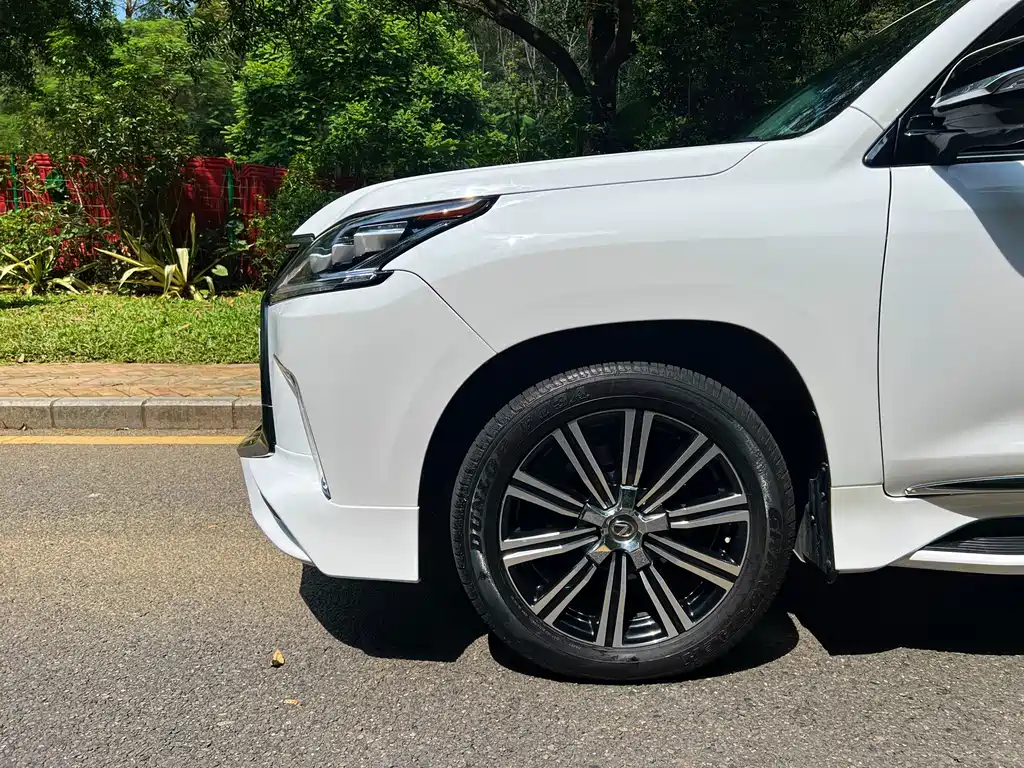 Lexus LX — миниатюра 15