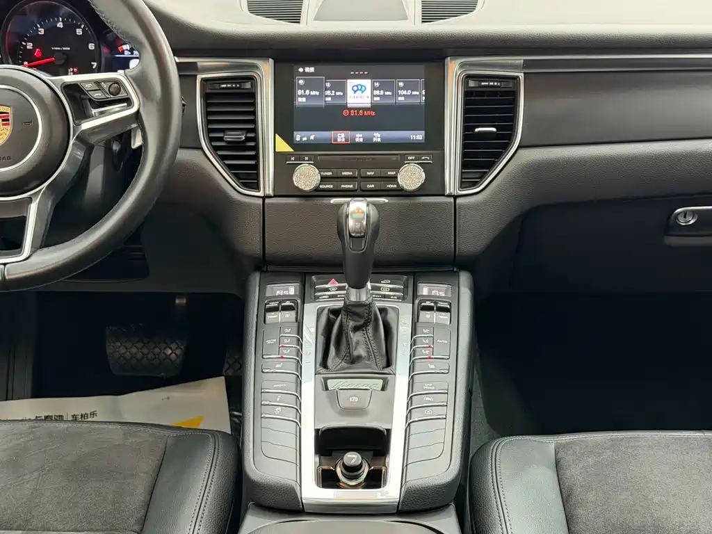 Porsche Macan — миниатюра 25