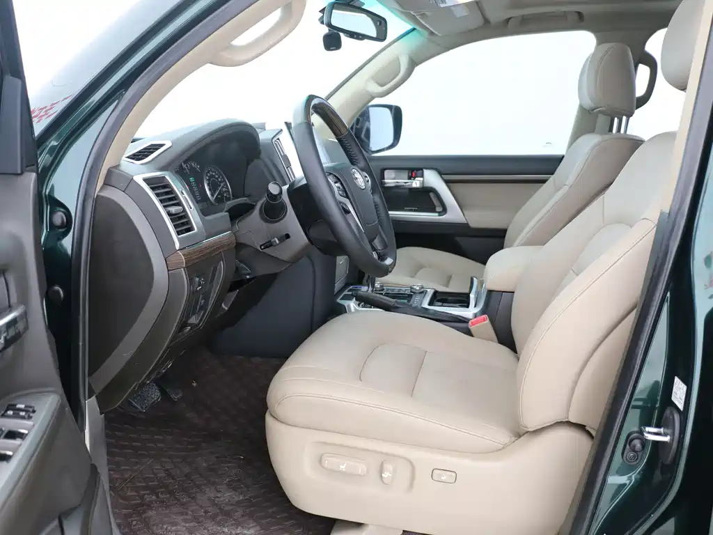 Toyota Land Cruiser 2010 4.0L AT VX