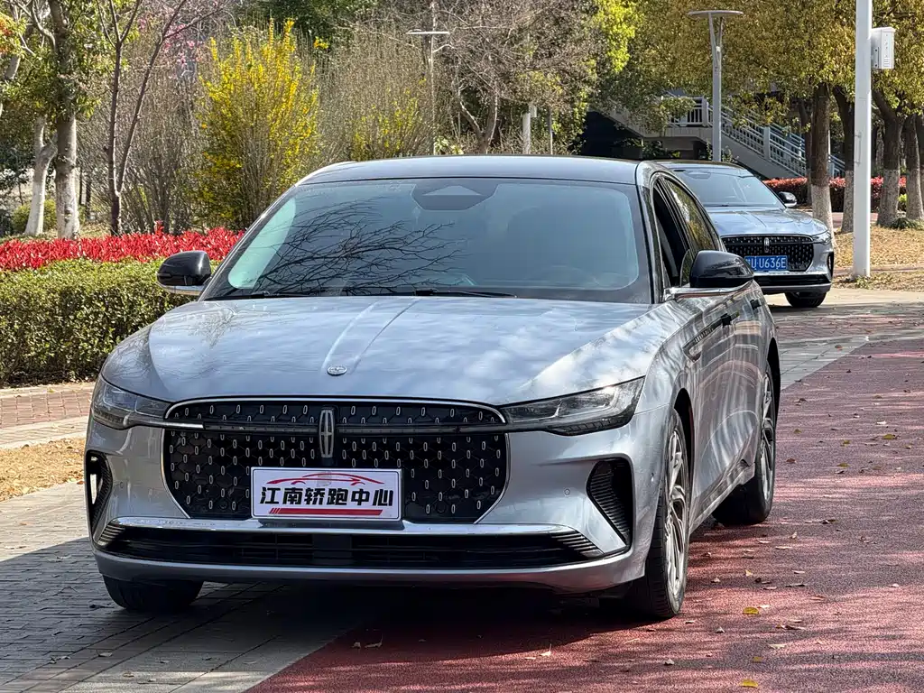 Lincoln Z 2022