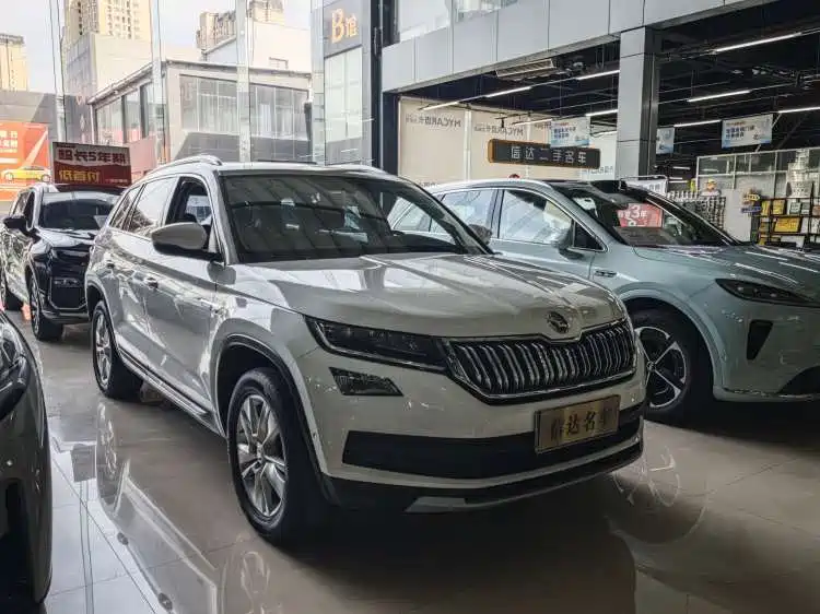 Skoda Kodiaq 2019 TSI330 7 мест Luxury V