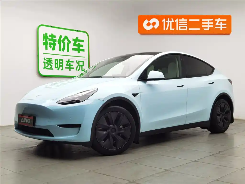 Tesla Model Y 2024
