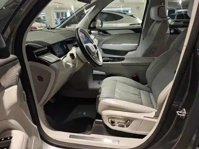 VOLVO EM90