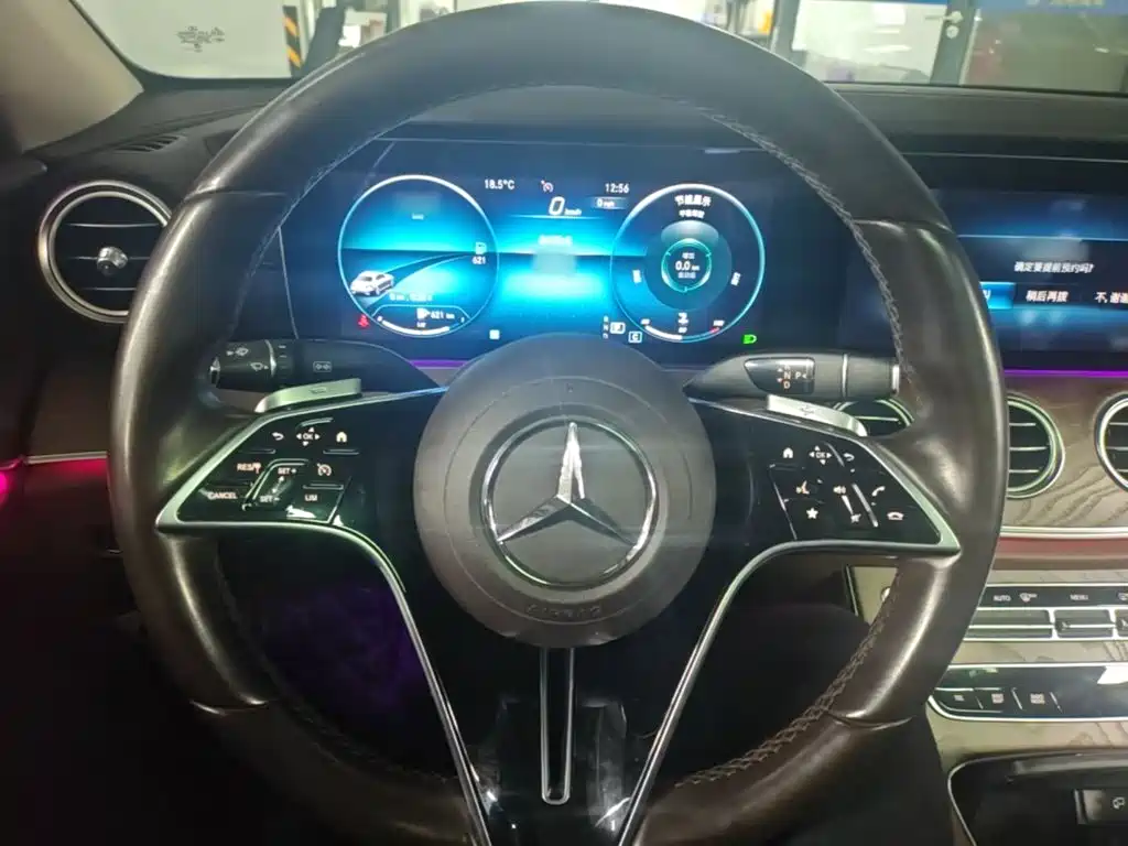Mercedes-Benz E-Class — миниатюра 11