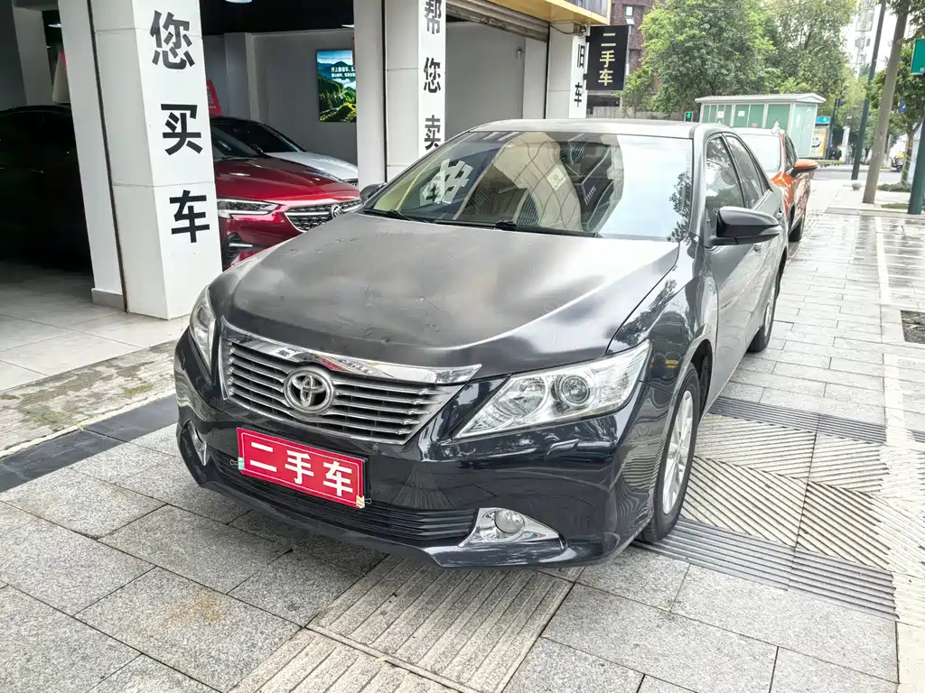 Toyota Camry — миниатюра 2