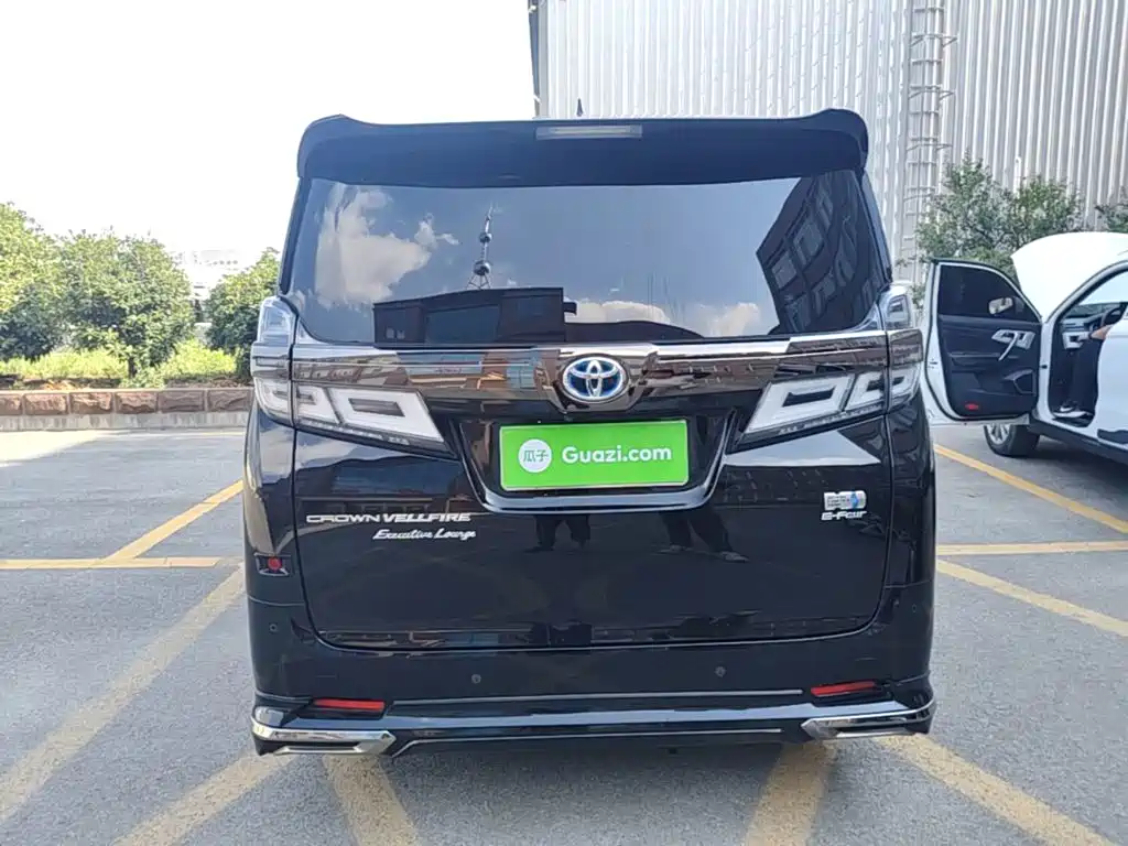 Toyota Vellfire 2023 2.5L HV Luxury