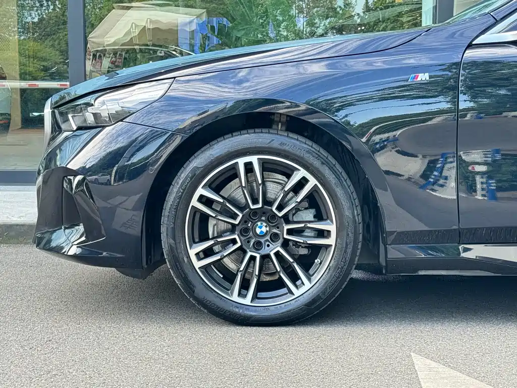 BMW 5 Series 5 2024 525Li M Sport