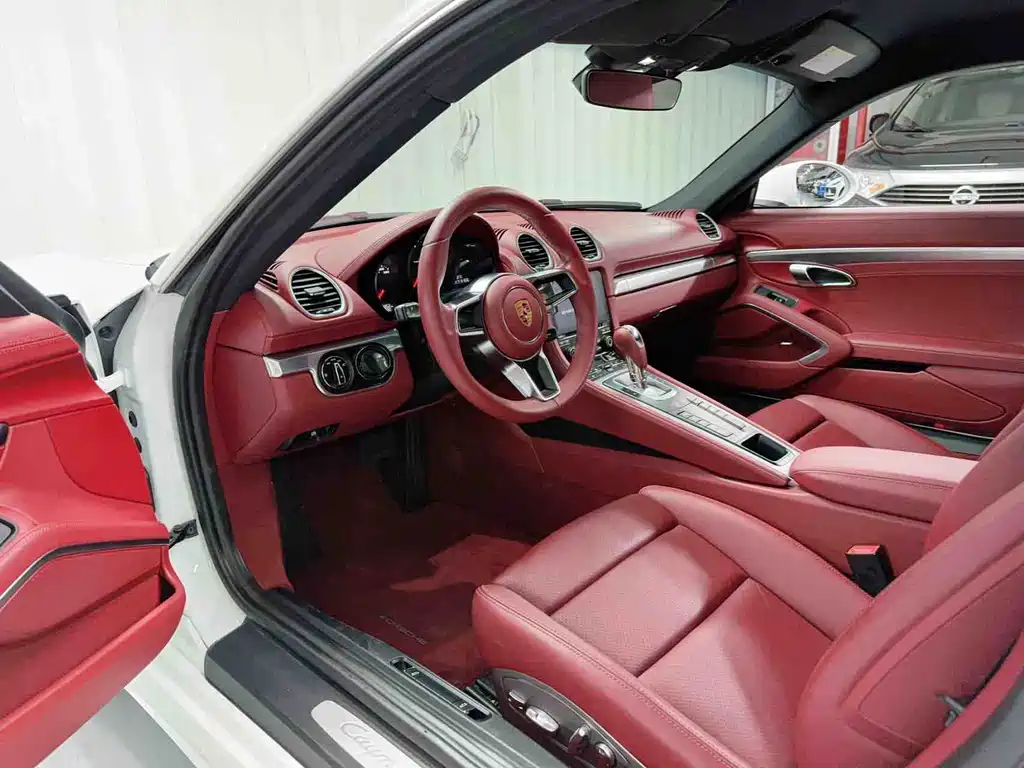 Porsche 718 2018 Cayman 2.0T