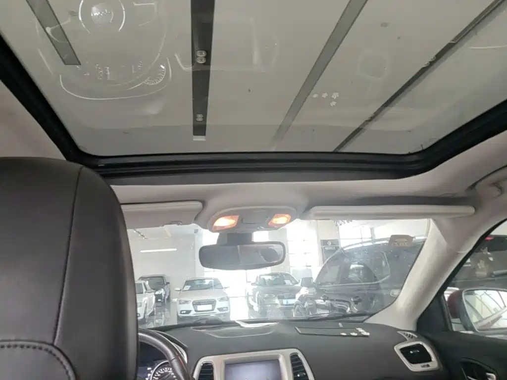 Jeep Compass — миниатюра 18