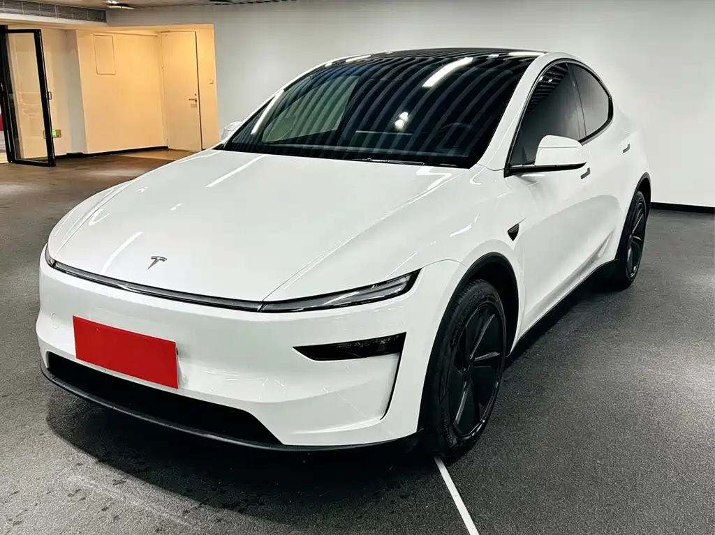 Tesla Model Y 2025