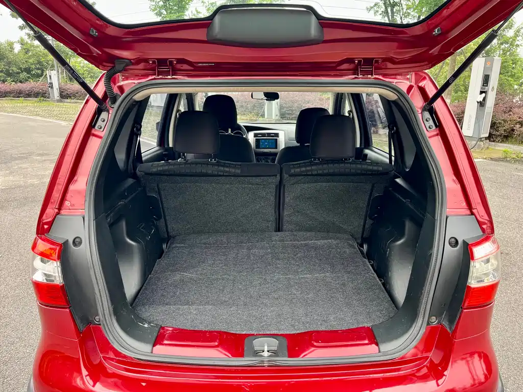 Nissan Livina Dynamic Sharp 1.6XL Manual Comfort Edition, фото 12