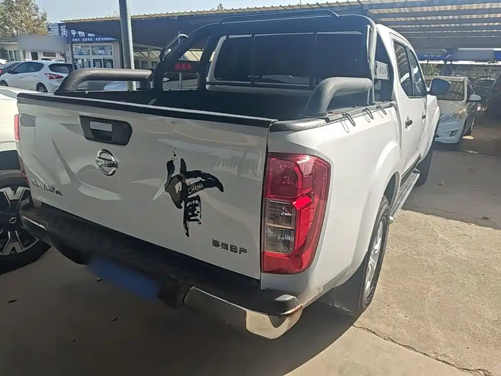 Nissan Navara — миниатюра 7