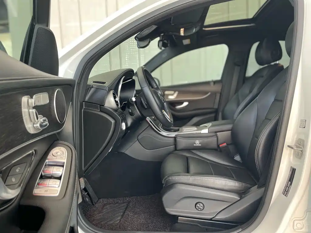 Mercedes-Benz GLC 2020 GLC 300 4MATIC SUV