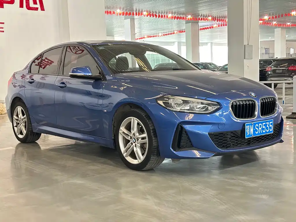 BMW 1 SERIES
