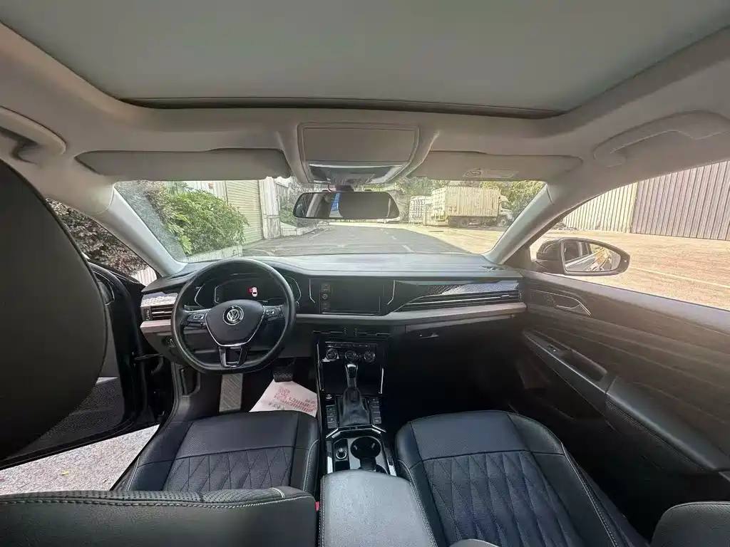 Volkswagen Passat 2019 330TSI Luxury VI