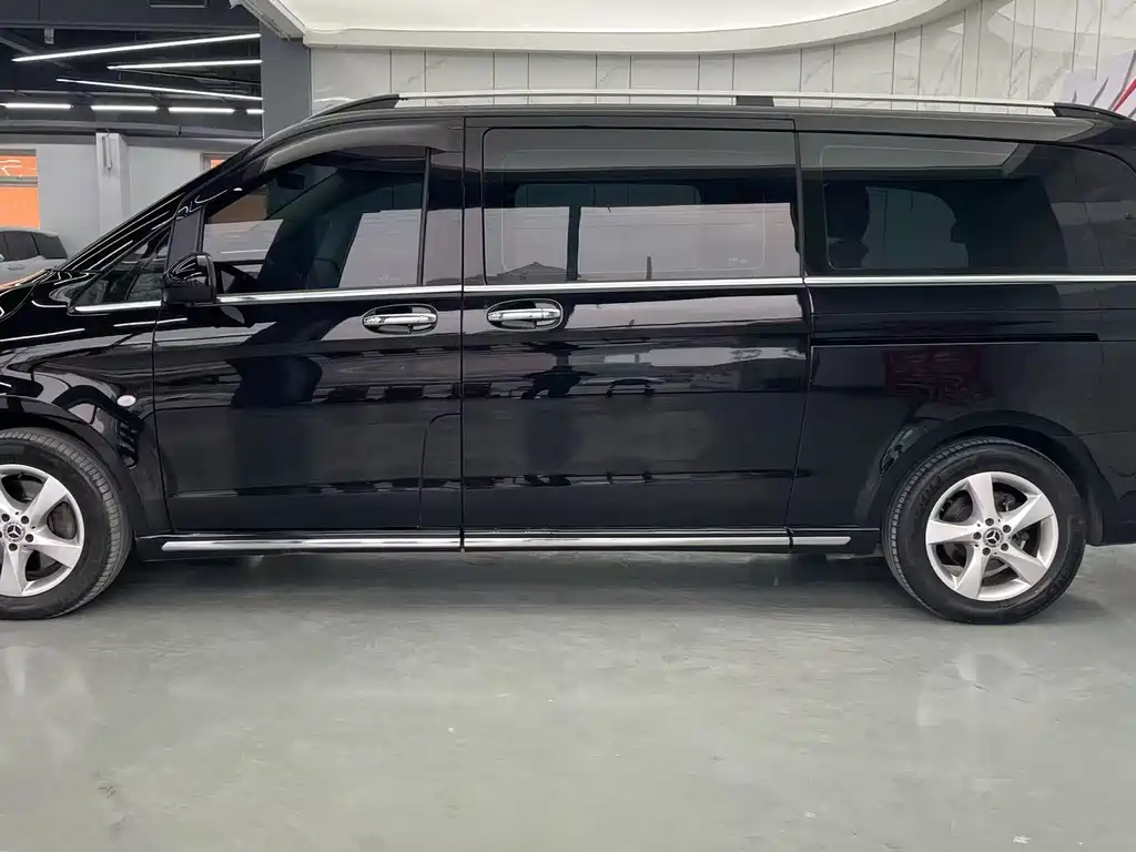 Mercedes-Benz Vito 2018 2.0T Elite 7 мест V
