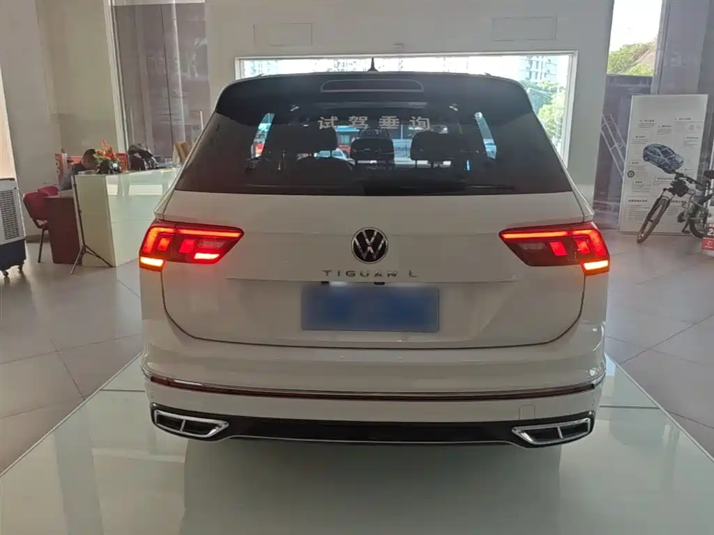 Volkswagen Tiguan L L 2024 330TSI AT R-Line