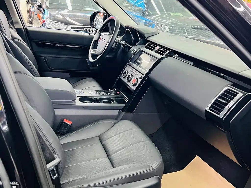 Land Rover Discovery 2019 3.0 SC V6 SE