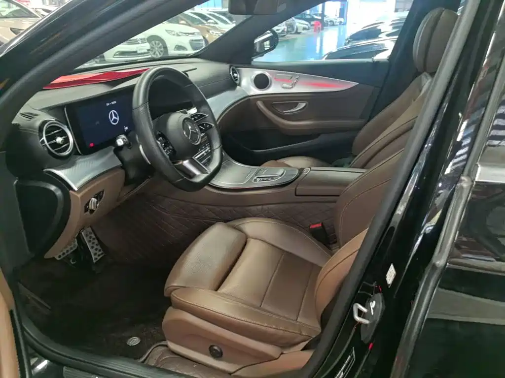 Mercedes-Benz E-Class — миниатюра 15