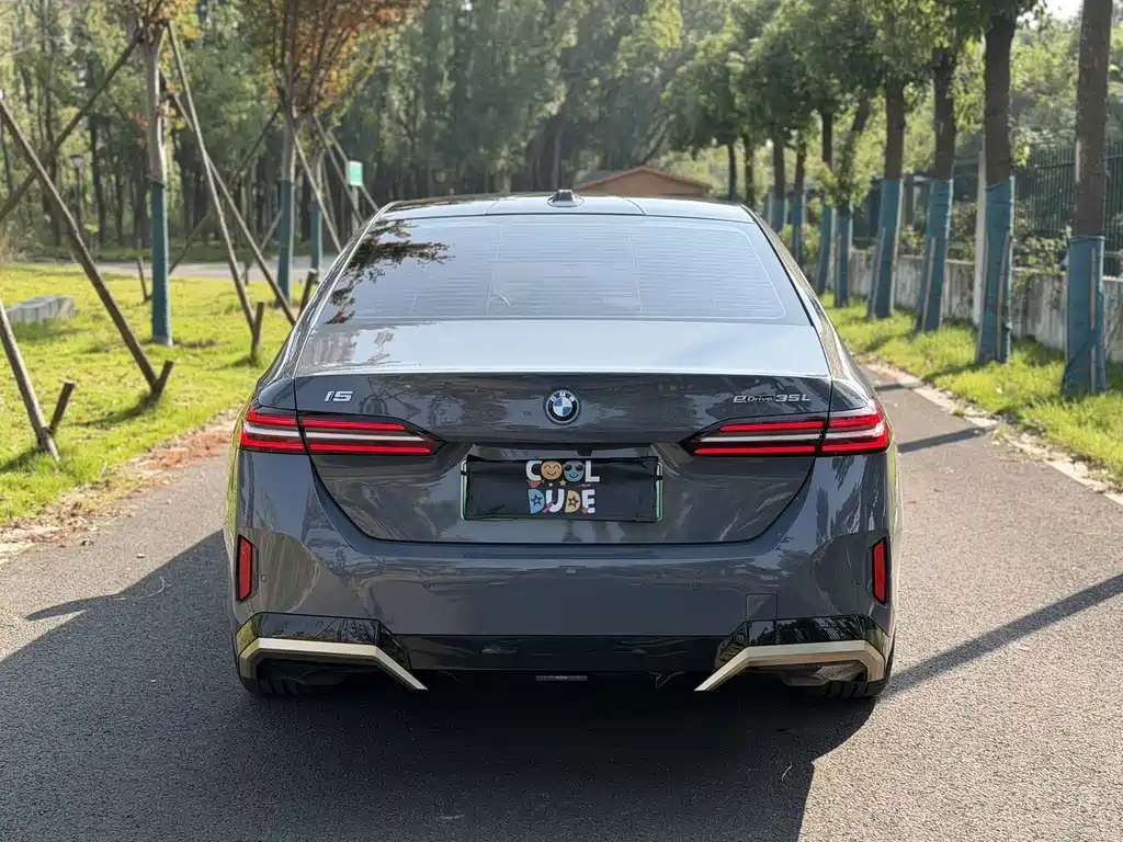 BMW i5 — миниатюра 5