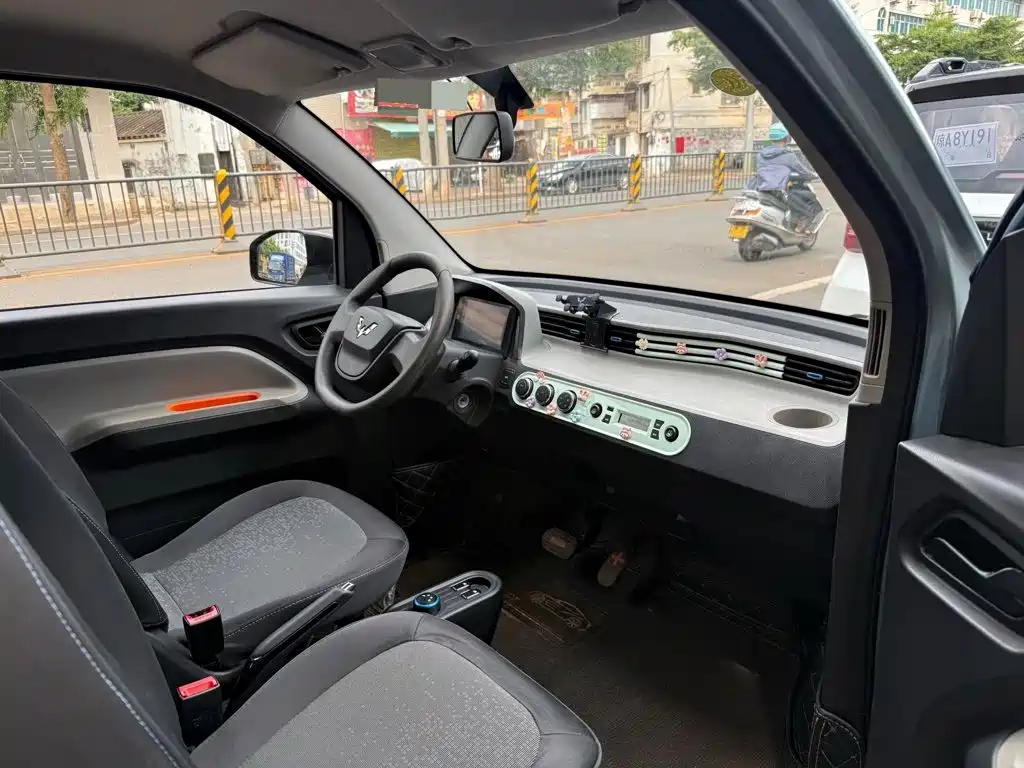 Wuling MINIEV — миниатюра 3
