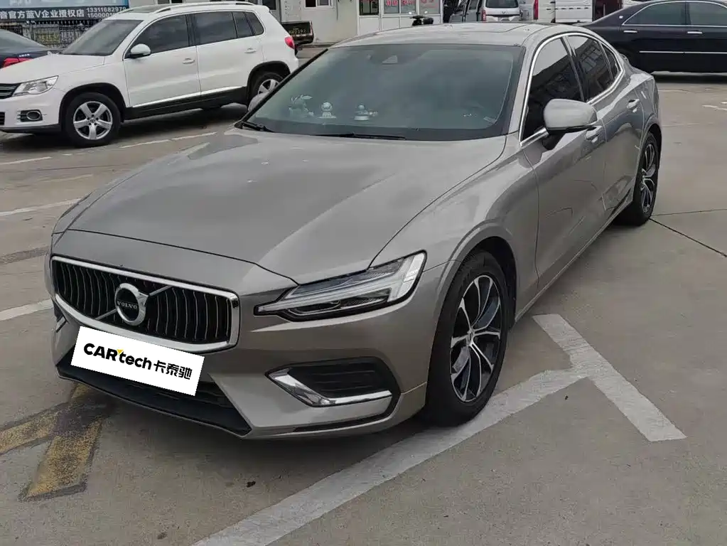 Volvo S60 2022