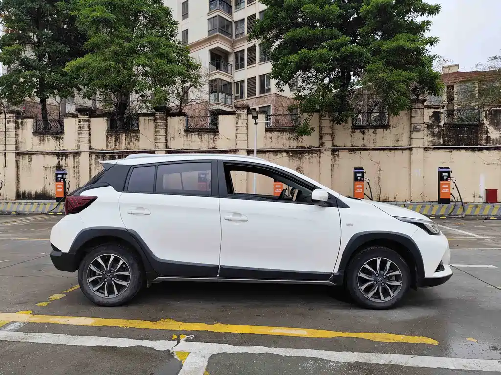 TOYOTA YARIS L ZHIXUAN