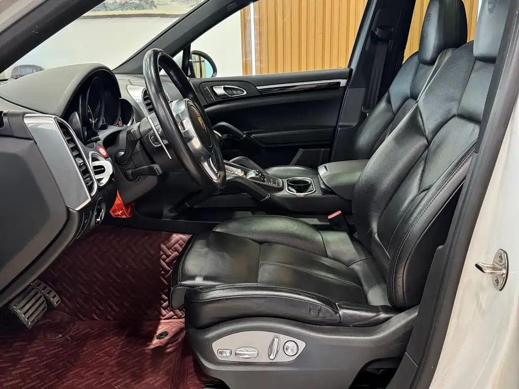 Porsche Cayenne 2014 Cayenne Platinum Edition 3.0T