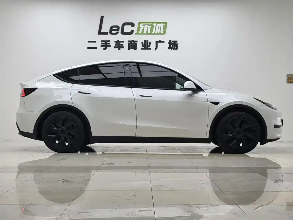 Tesla Model Y — фотографии объявления, Фото 5