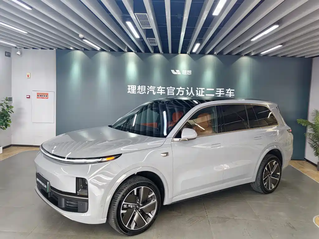 Li Auto Li L9 2025