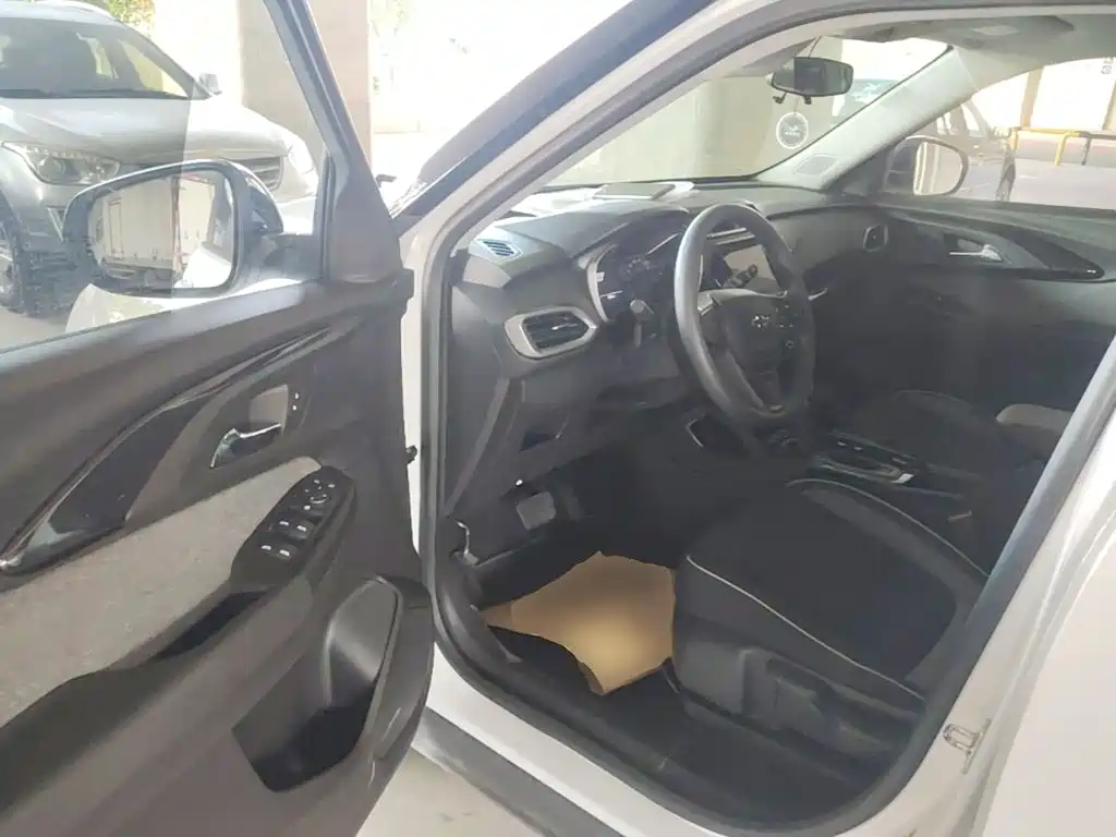 Chevrolet Tracker — миниатюра 16