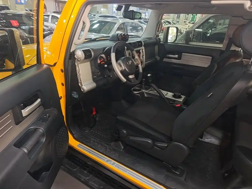 Toyota FJ Cruiser — миниатюра 16