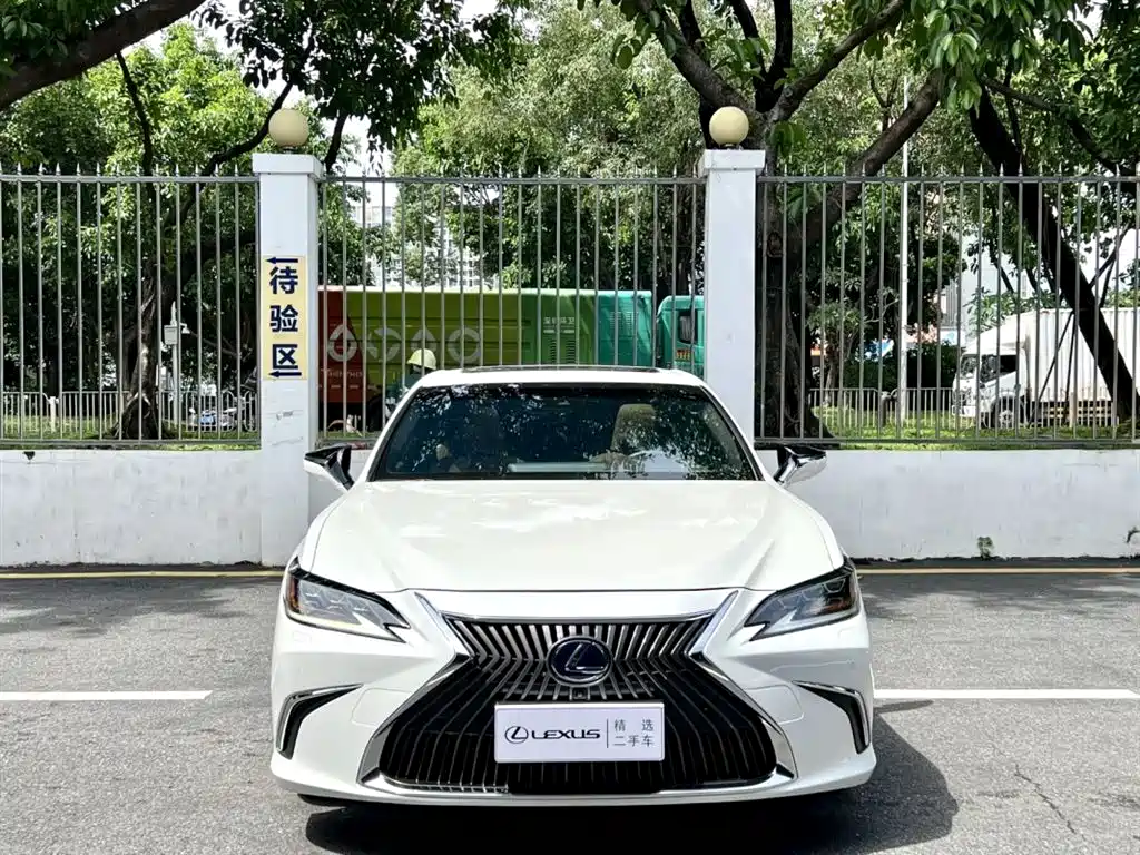 Lexus ES 2018 300h Executive V