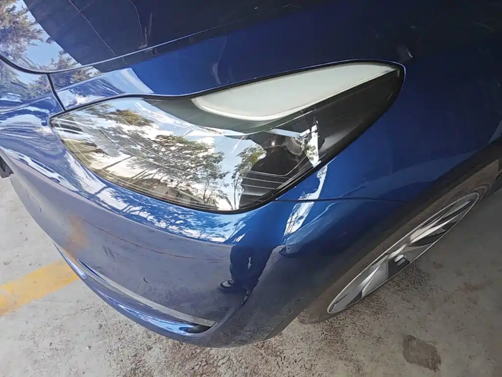 Tesla Model Y — миниатюра 24