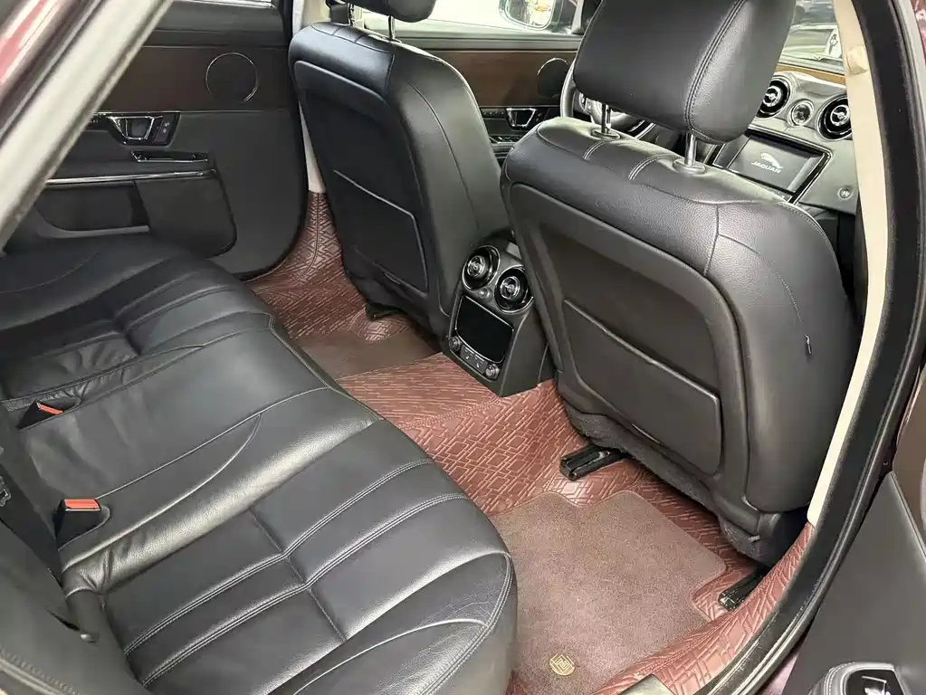 Jaguar XJ — миниатюра 11