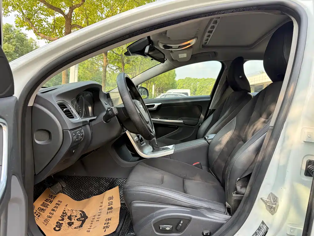 Volvo S60 — миниатюра 4