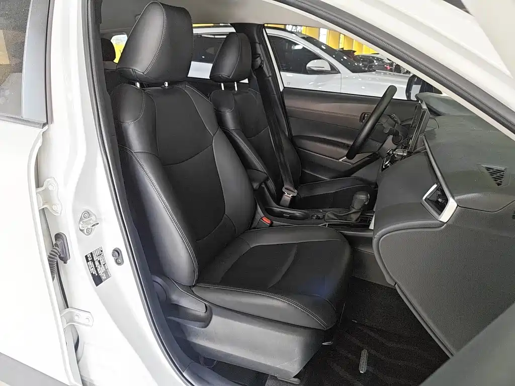 Toyota Corolla Cross — миниатюра 9