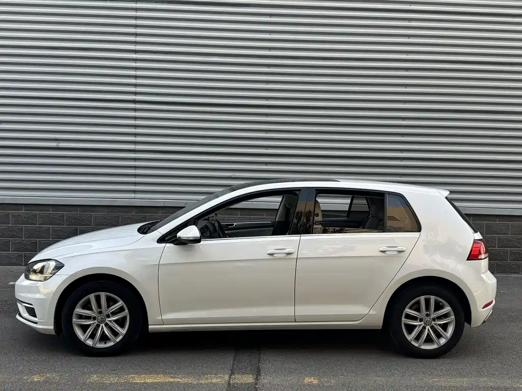 Volkswagen Golf — миниатюра 10