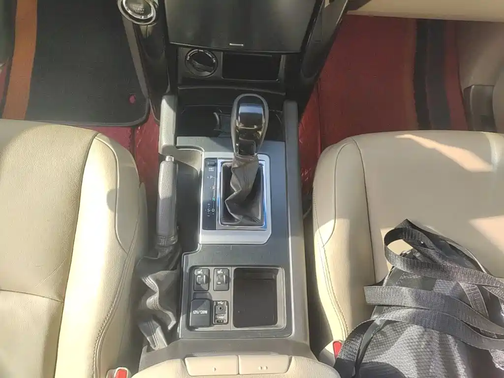 Toyota Prado — миниатюра 14