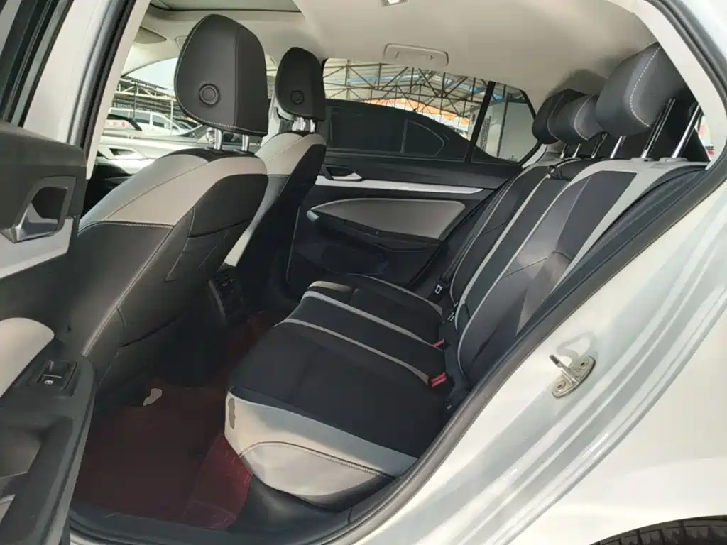 Volkswagen Golf — миниатюра 17
