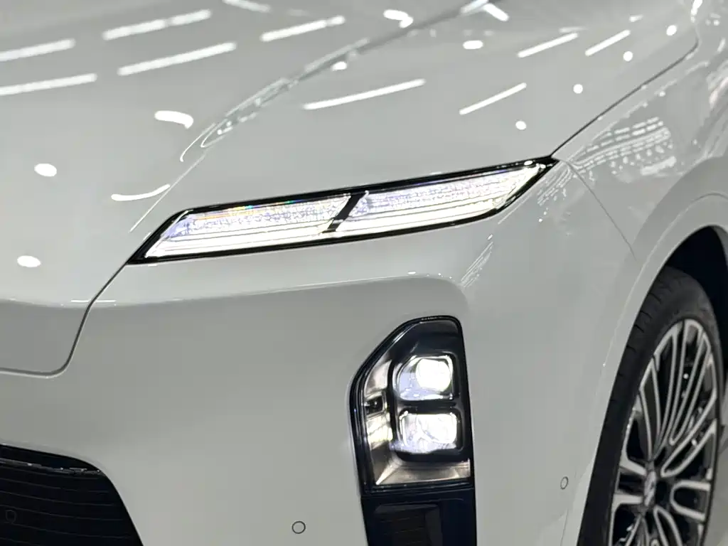 NIO ES8 — миниатюра 18