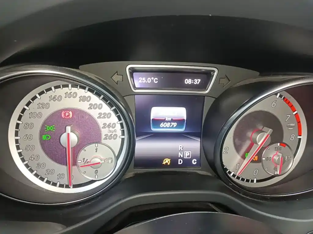 Mercedes-Benz GLA — миниатюра 12