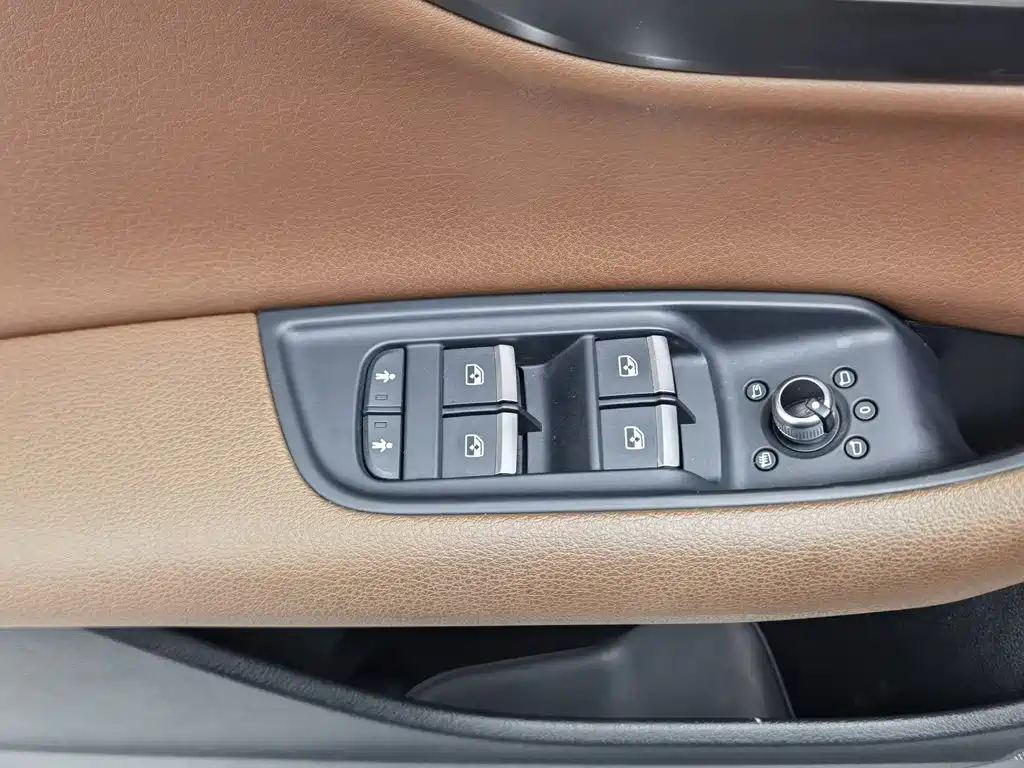 Audi Q7 — миниатюра 9